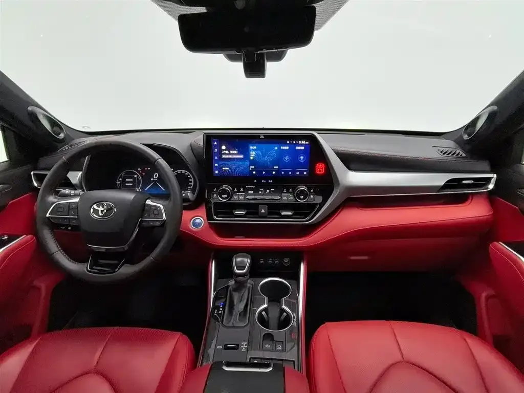 Toyota Highlander — фото 10