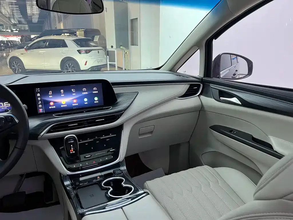 Buick GL8 2024 из CN, фото 10