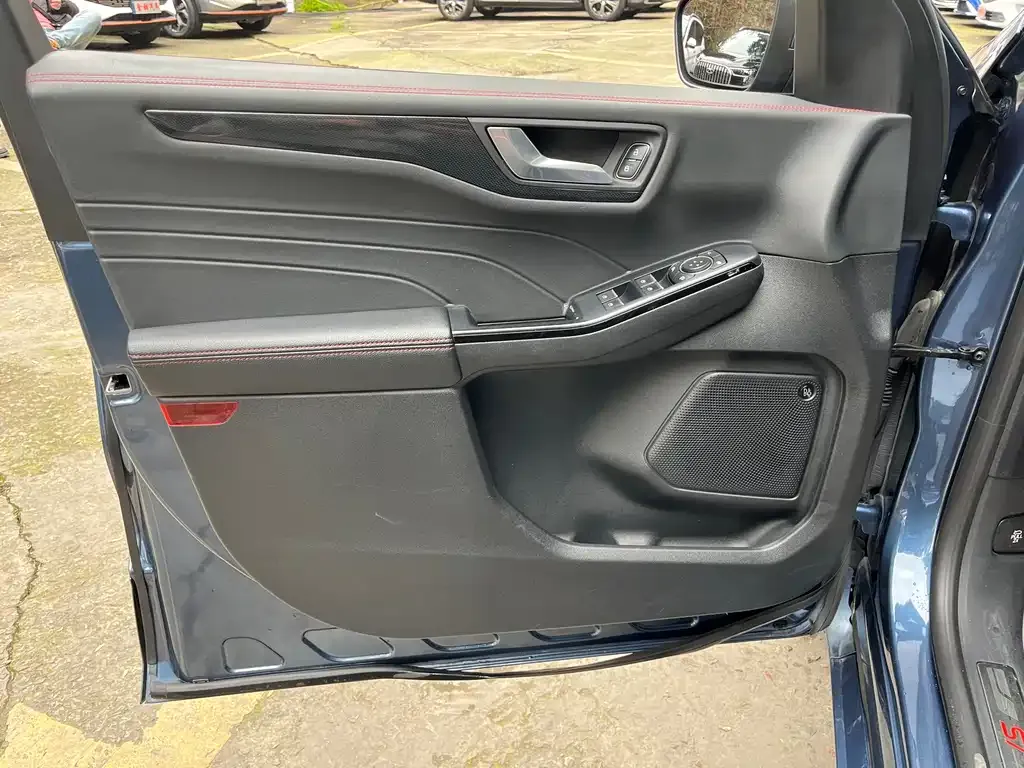 Ford Escape 2021 из CN, фото 2