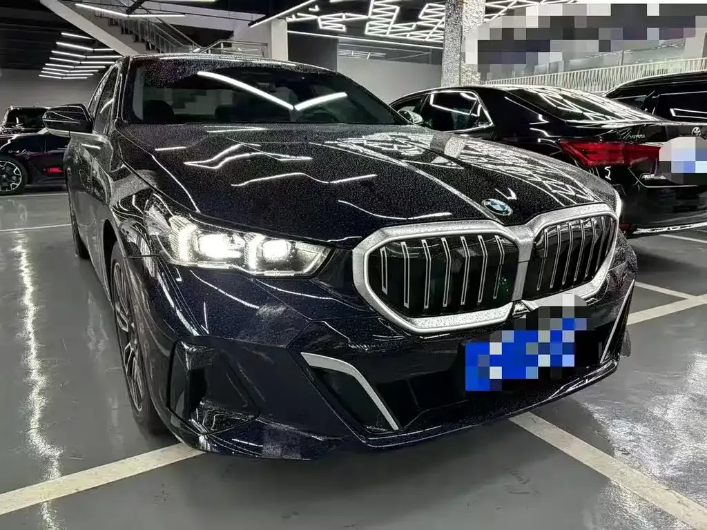 BMW 5 Series — фото 10
