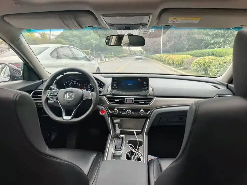 Honda Accord — фото 3