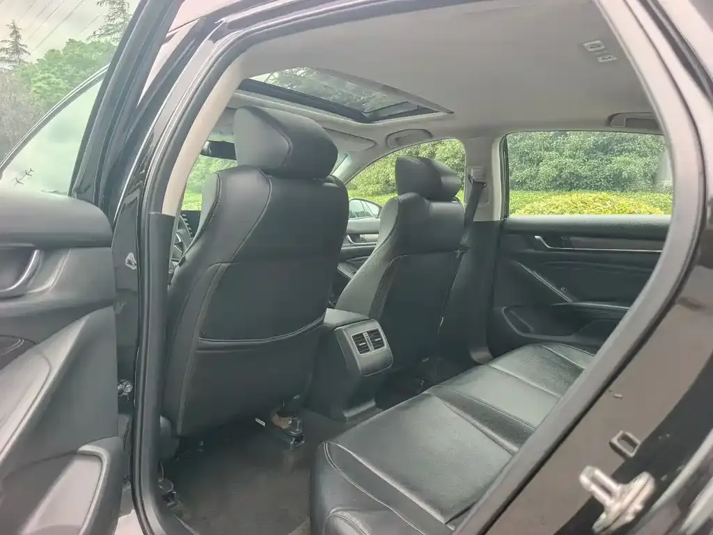 Honda Accord — фото 2