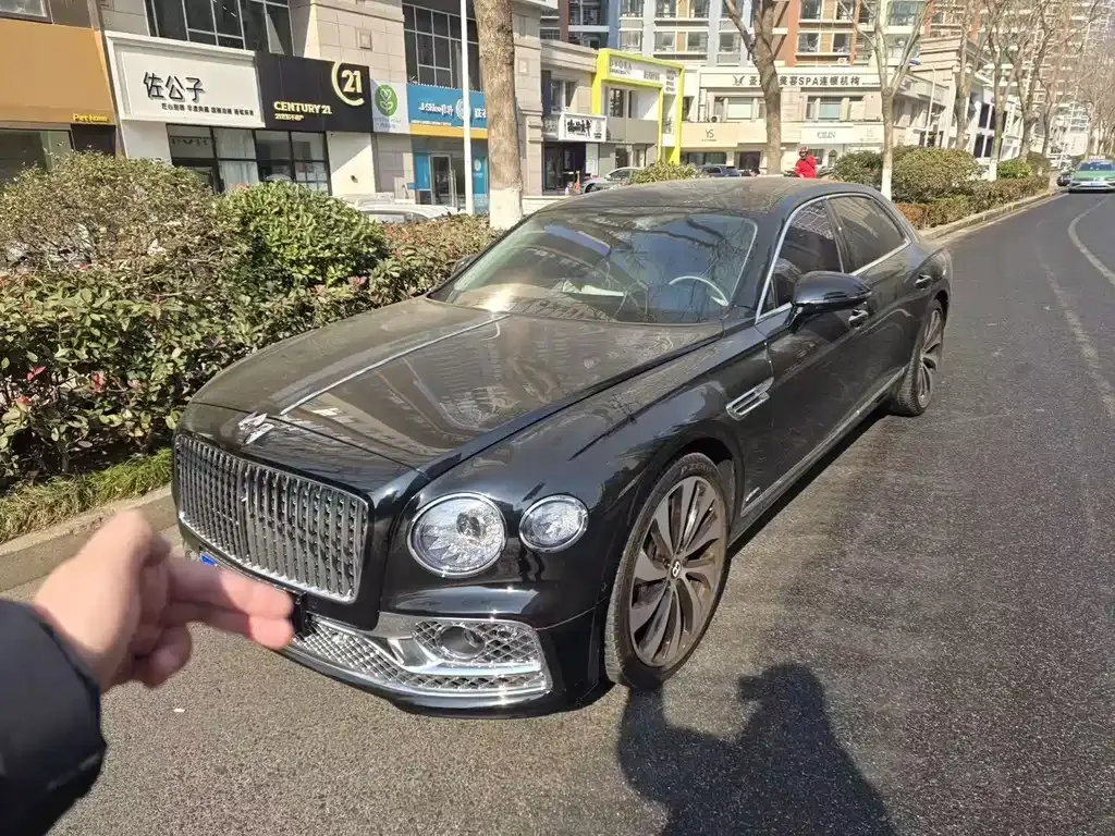 Bentley Flying Spur — фото 7