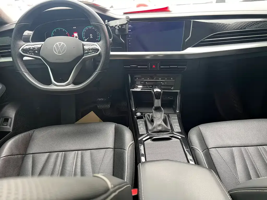 Volkswagen Passat 2022 из CN, фото 3