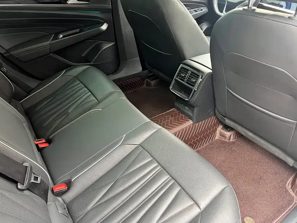 Volkswagen Passat 2022 из CN, фото 5