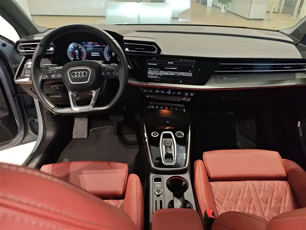 Audi A3 2024 из CN, фото 2