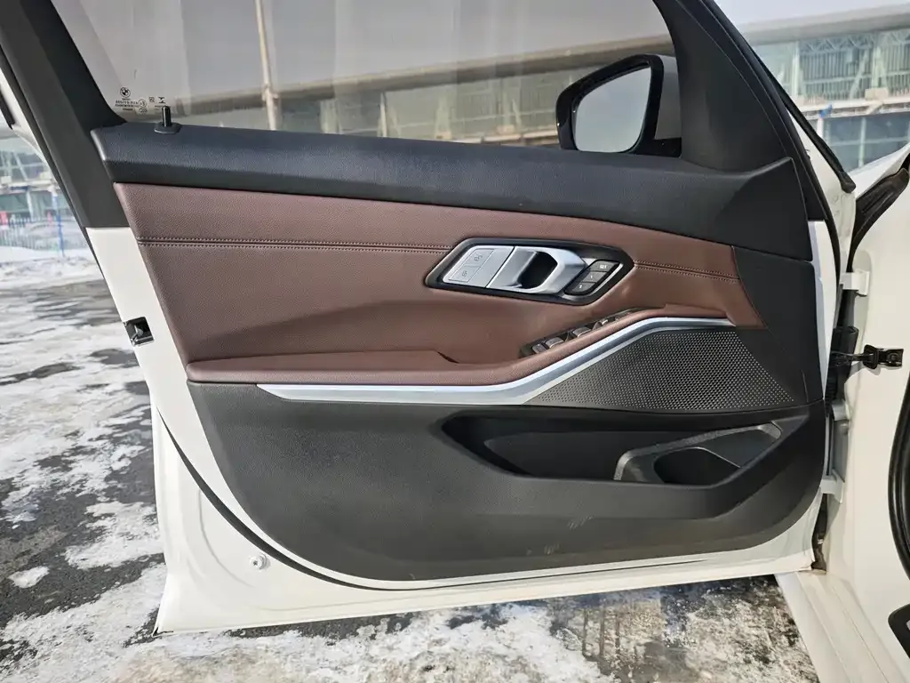 BMW 3 Series 2021 из CN, фото 6