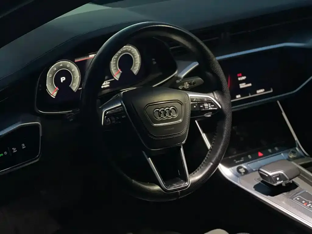 Audi A6L — фото 2