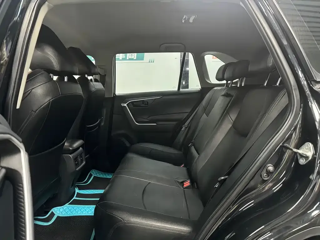 Toyota Wildlander 2022 из CN, фото 3