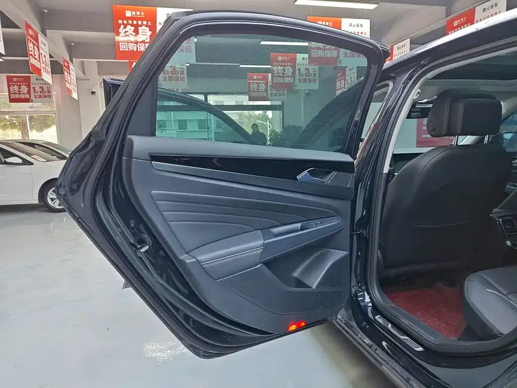 Volkswagen Passat — фото 7