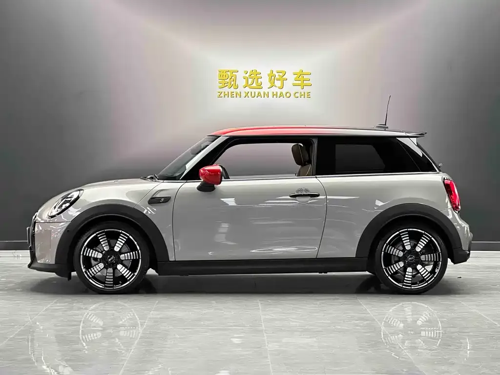 MINI Cooper (3-door) 2024 из CN, фото 2