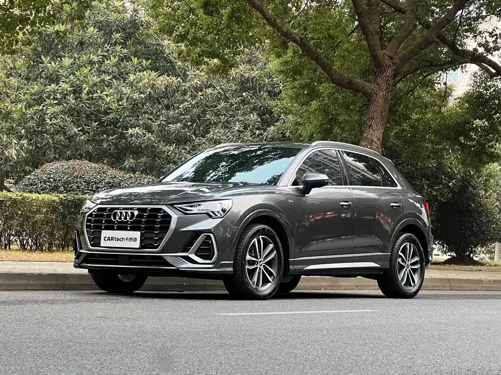 Audi Q3 — фото 1