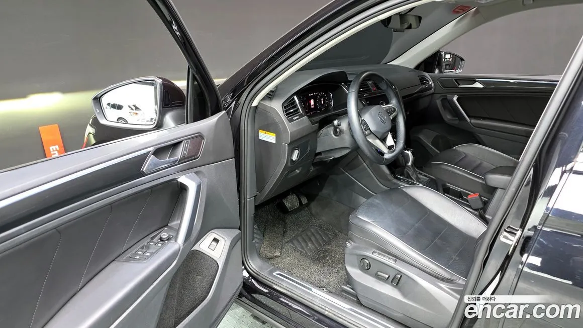 Volkswagen Tiguan — фото 8