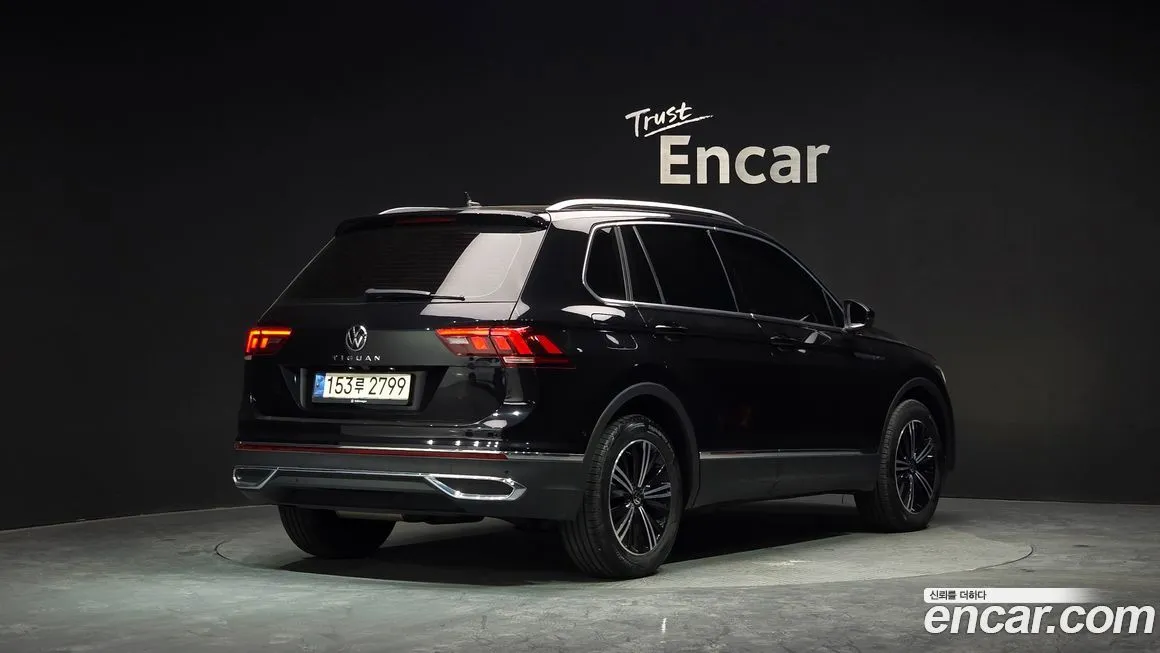 Volkswagen Tiguan — фото 6