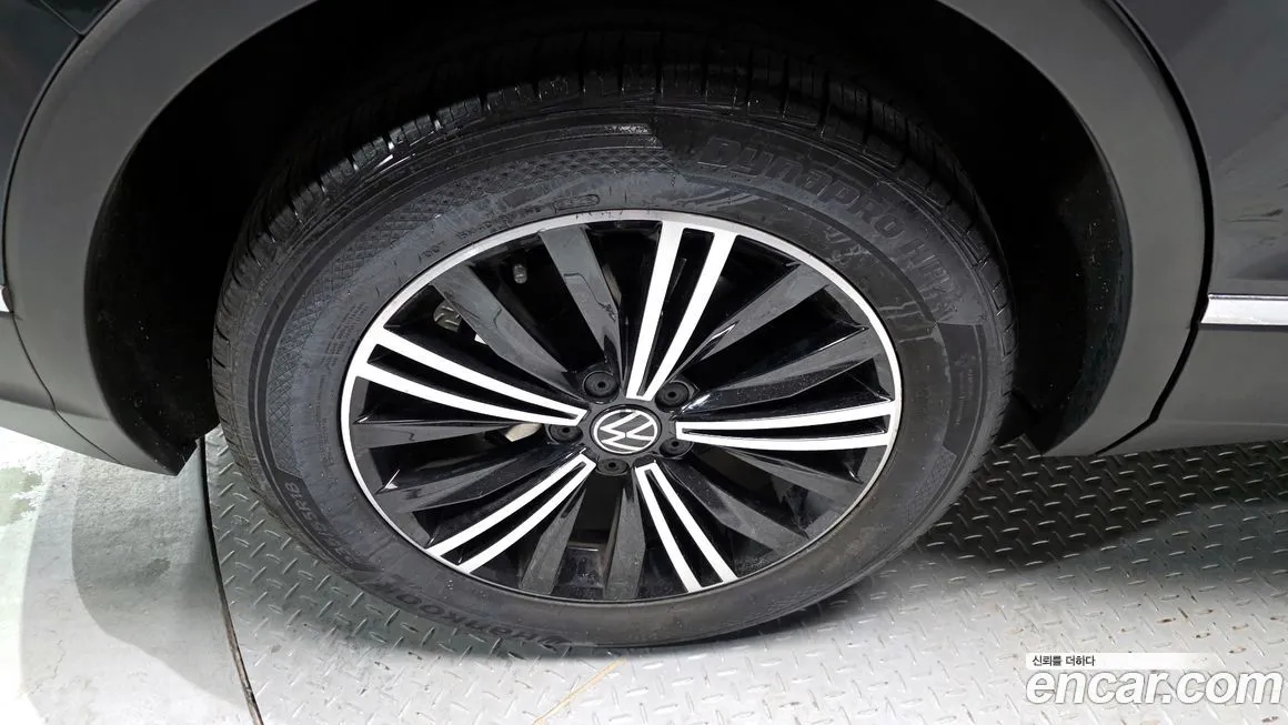 Volkswagen Tiguan — фото 2