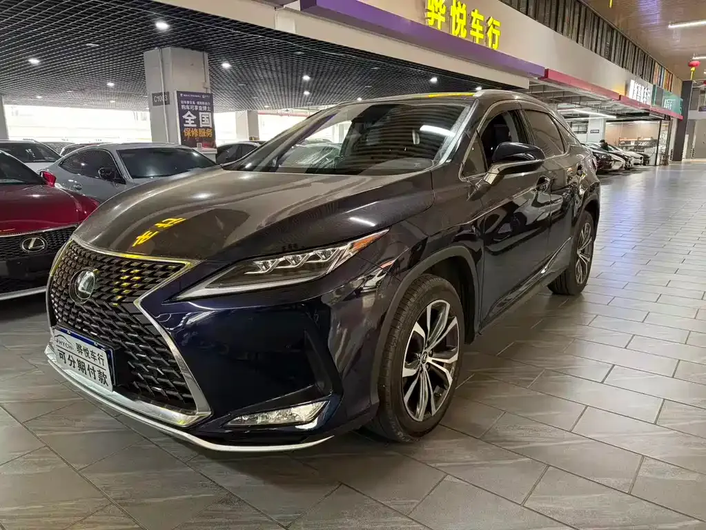 Lexus RX — фото 1