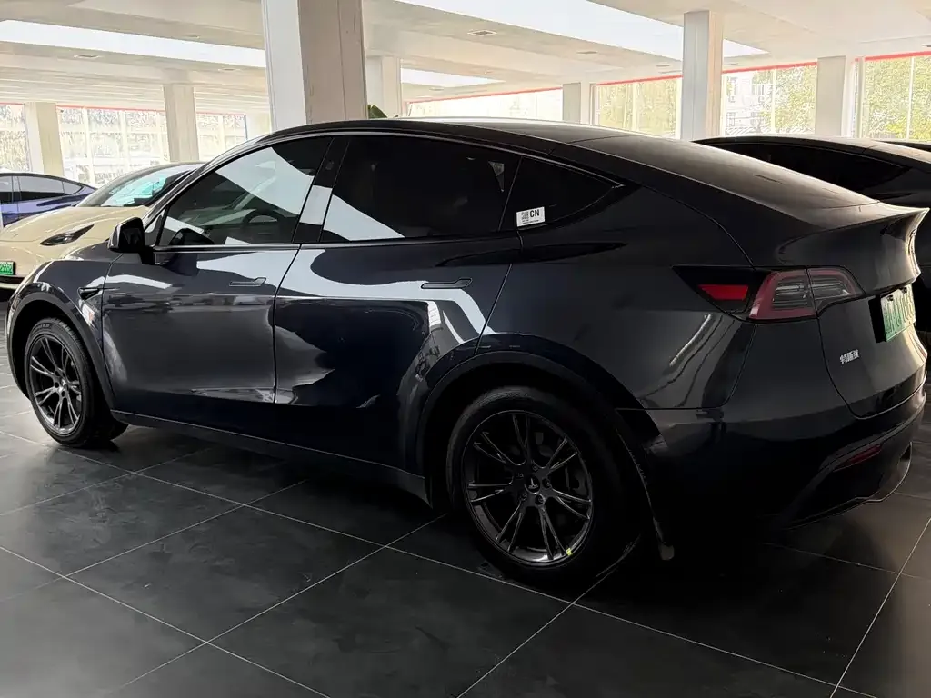 Tesla Model Y 2024 из CN, фото 3