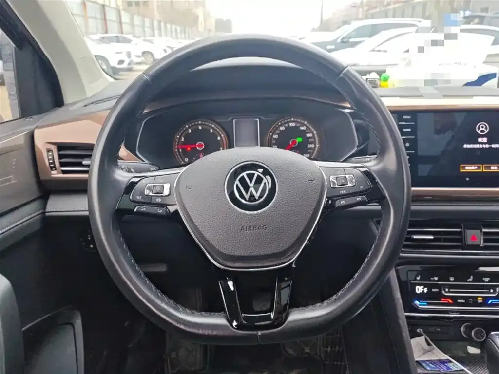 Volkswagen Tharu — фото 5