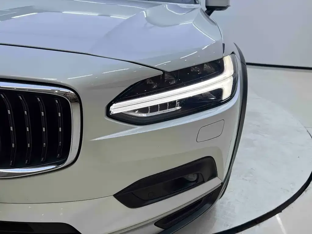Volvo V90 2022 из CN, фото 3