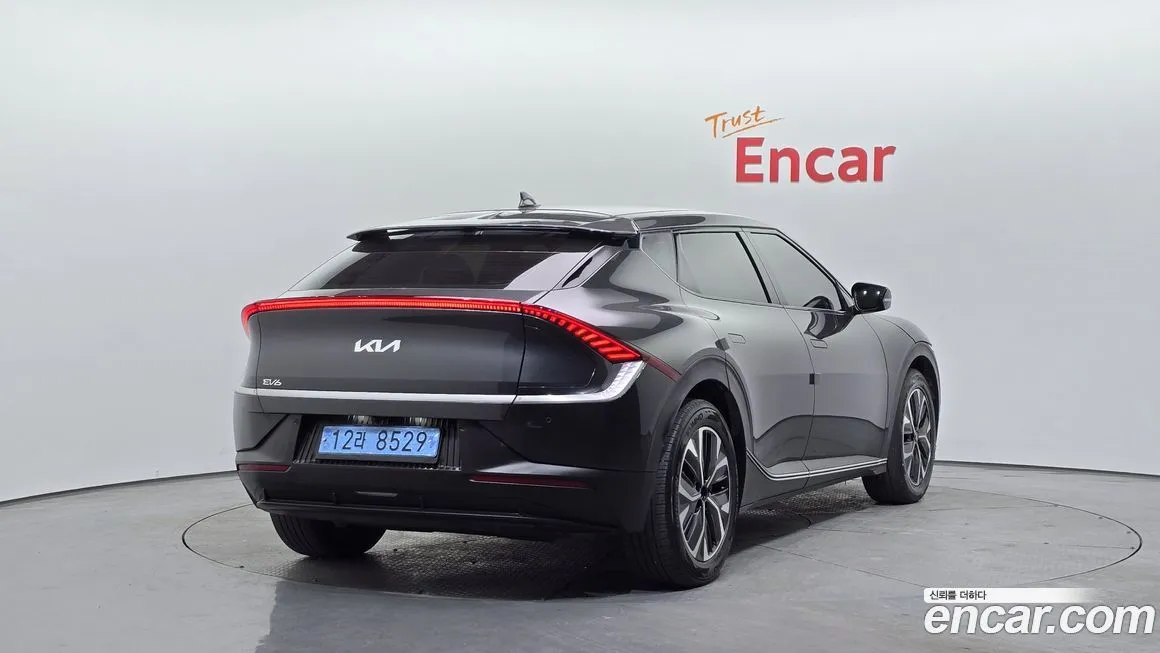 Kia EV6 — фото 8