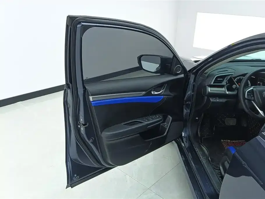 Honda Civic — фото 7