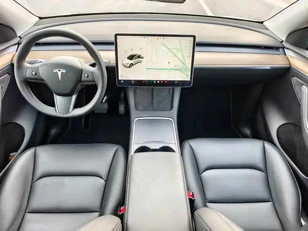 Tesla Model Y — фото 5
