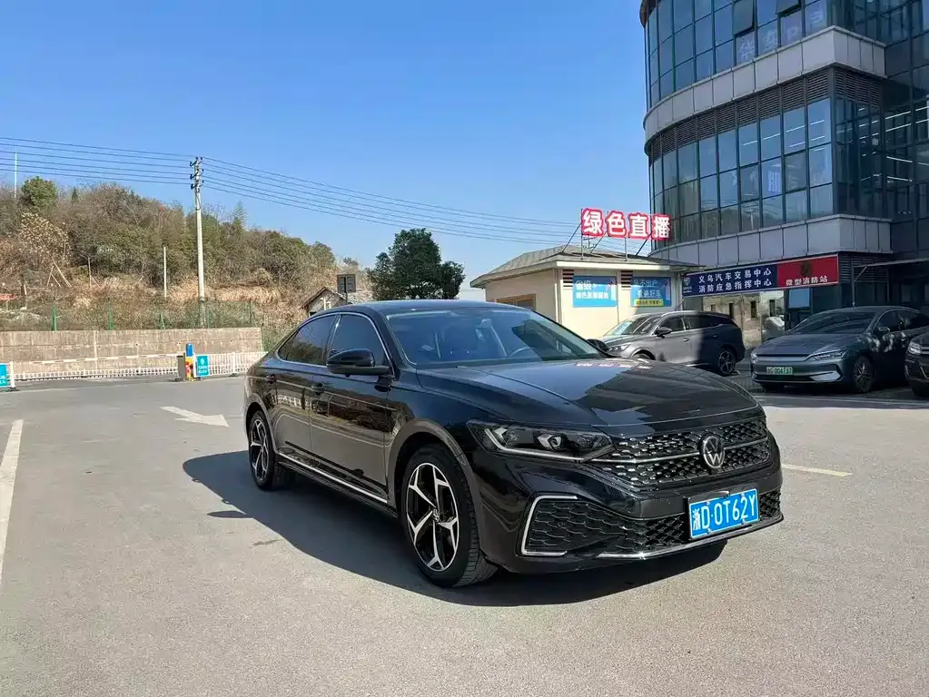 Volkswagen Passat 2023 из CN, фото 7