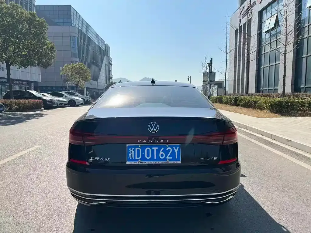 Volkswagen Passat 2023 из CN, фото 2