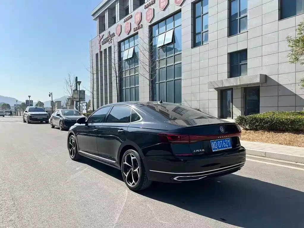 Volkswagen Passat 2023 из CN, фото 3