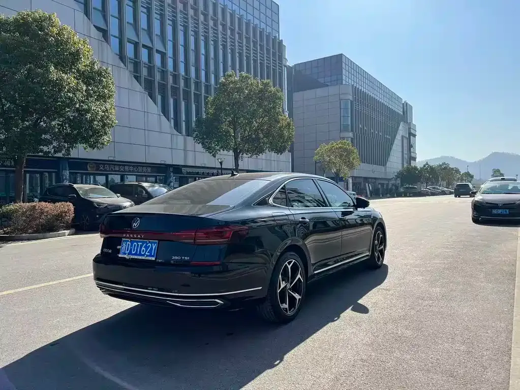 Volkswagen Passat 2023 из CN, фото 5