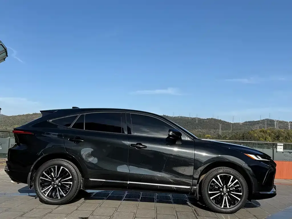 Toyota Venza 2023 из CN, фото 2