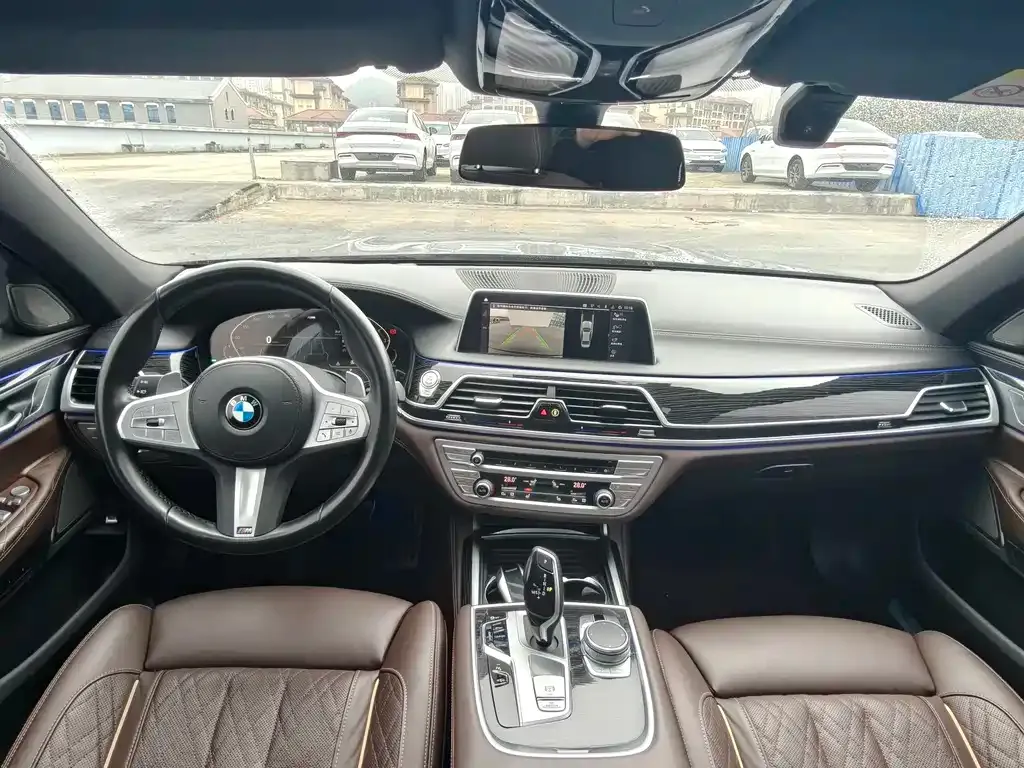 BMW 7 Series 2022 из CN, фото 9