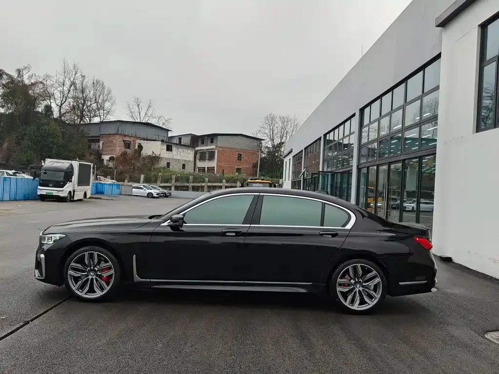 BMW 7 Series 2022 из CN, фото 4