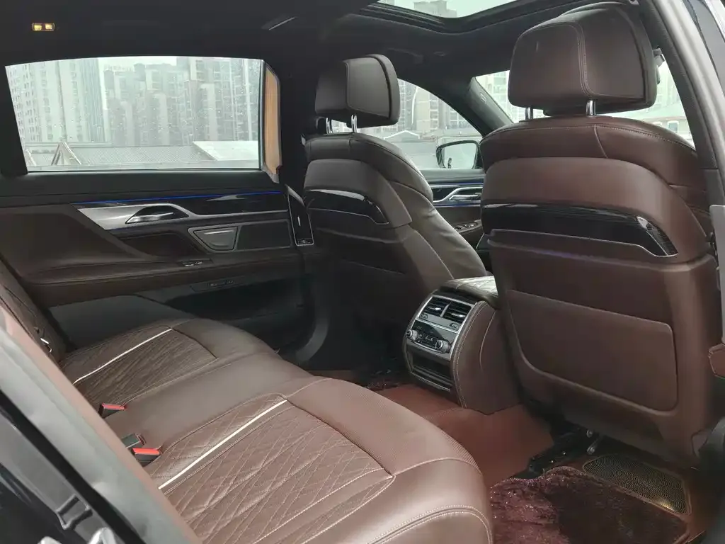 BMW 7 Series 2022 из CN, фото 3