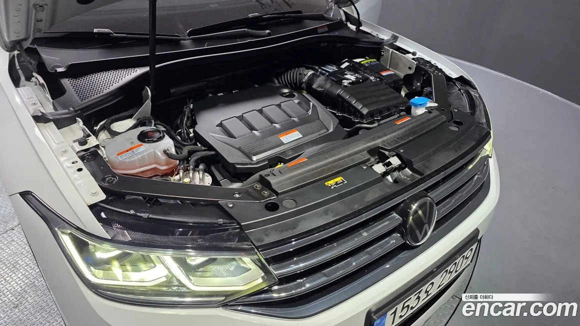 Volkswagen Tiguan — фото 10