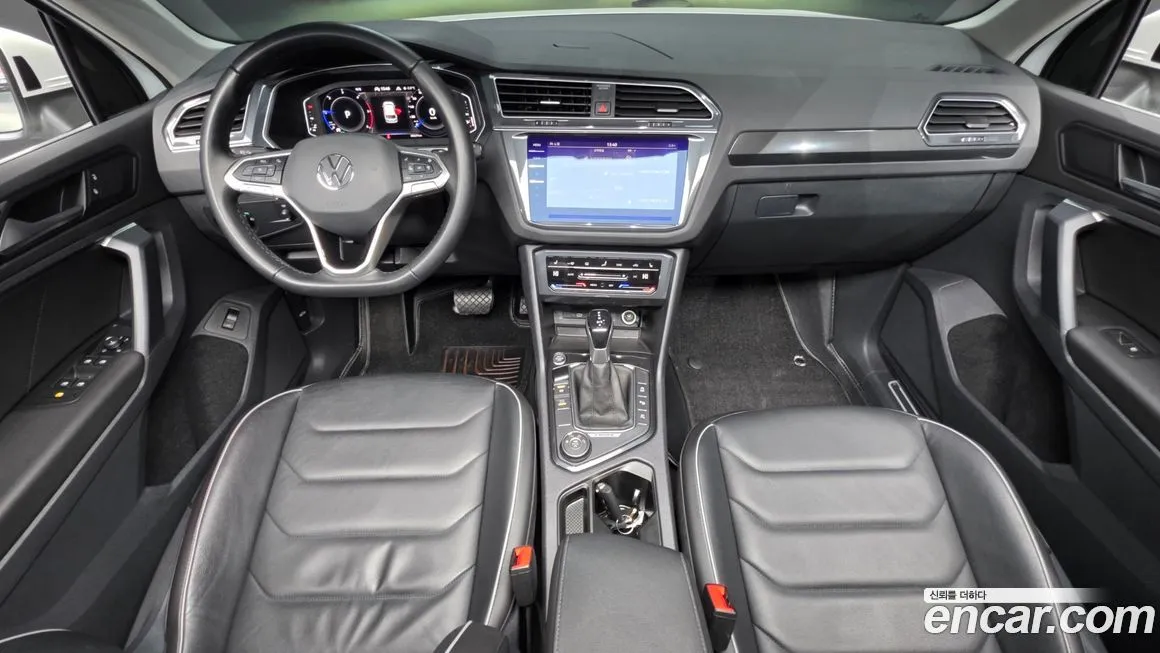 Volkswagen Tiguan — фото 8