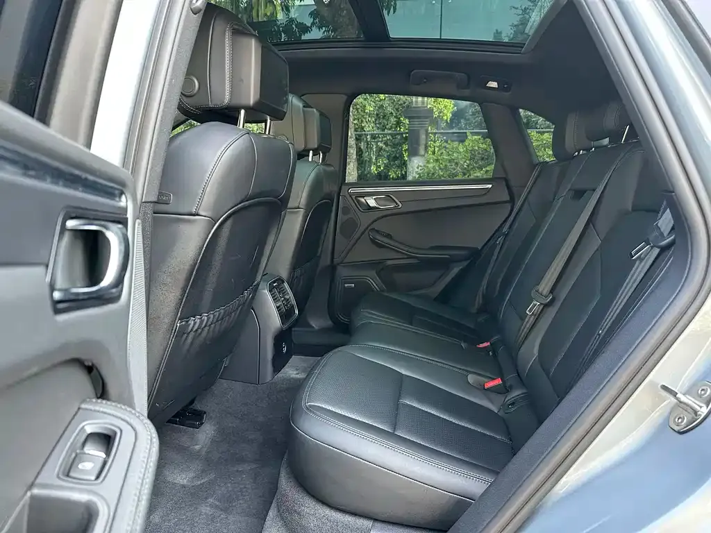 Porsche Macan 2024 из CN, фото 4