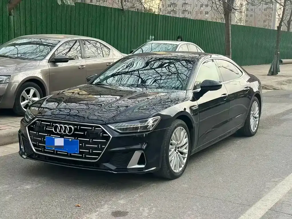 Audi A7L — фото 1