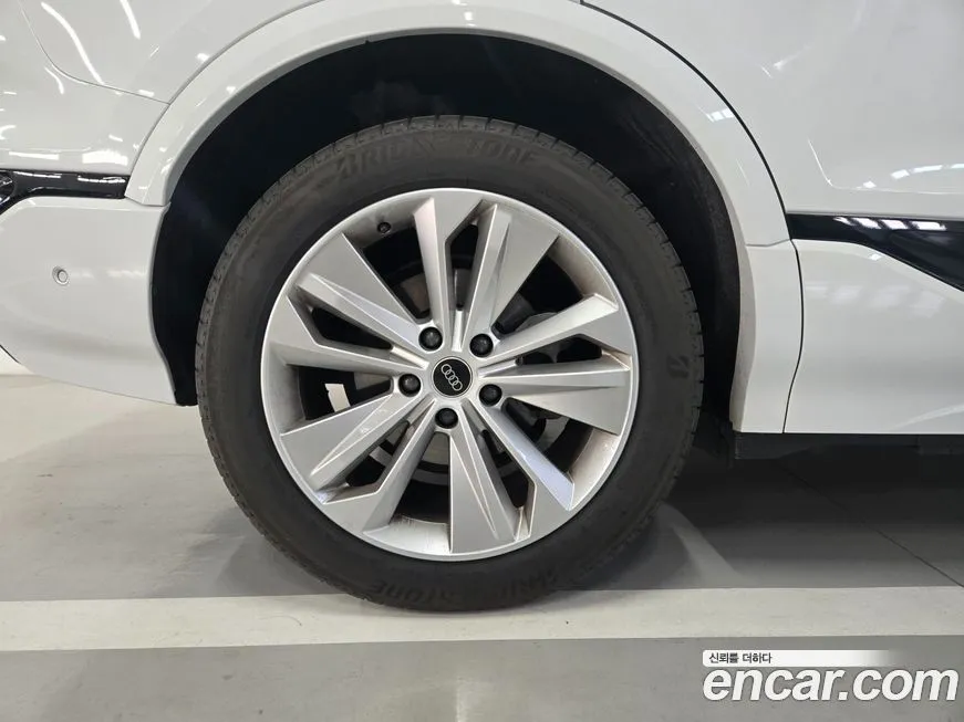 Audi Q6 e-tron 2025 из KR, фото 9