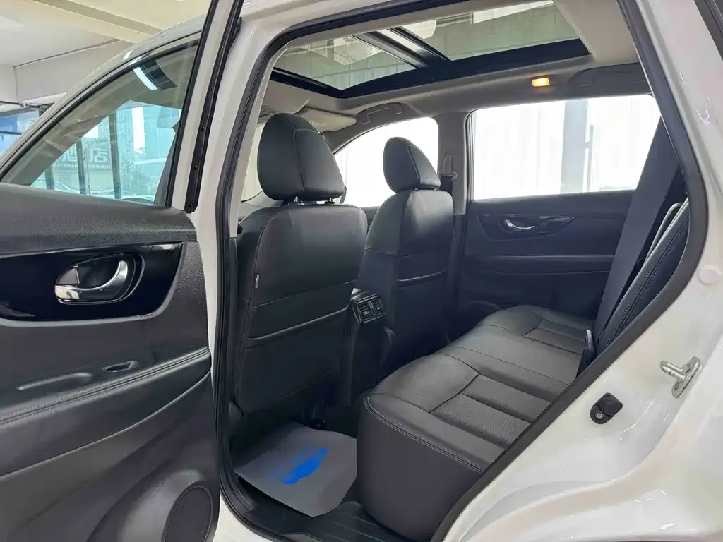 Nissan X-Trail 2023 из CN, фото 9