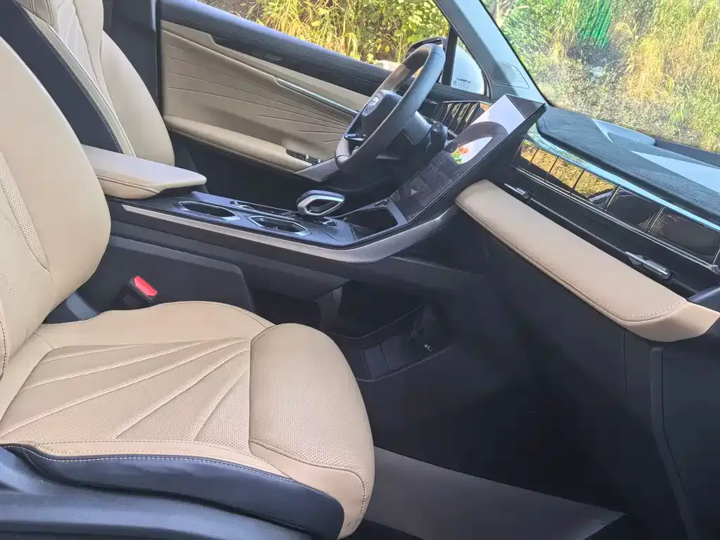 Geely Boyue L 2023 из CN, фото 4