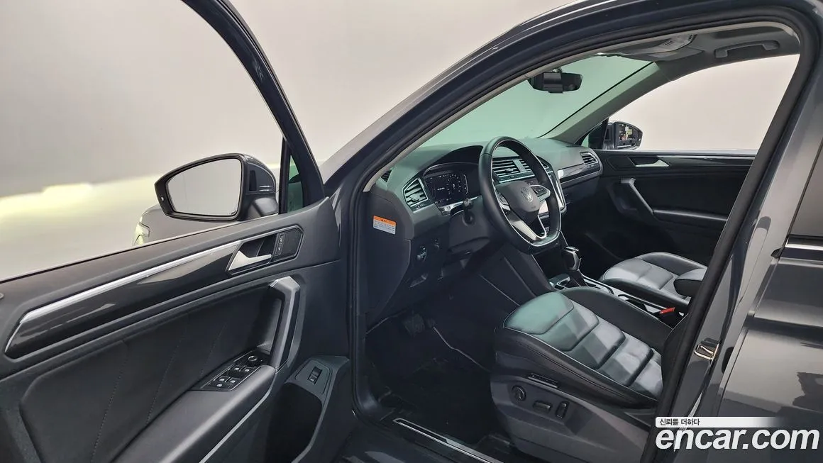 Volkswagen Tiguan — фото 8