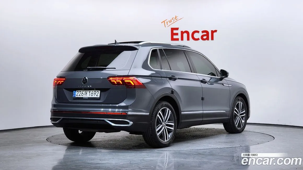 Volkswagen Tiguan — фото 4