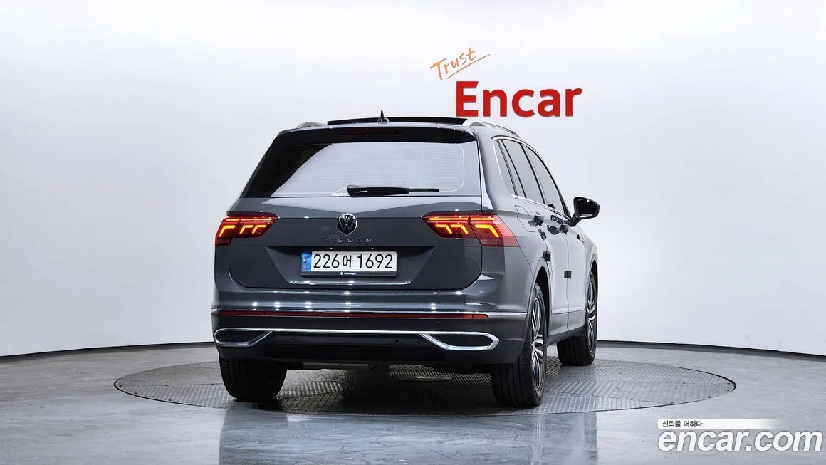 Volkswagen Tiguan — фото 3