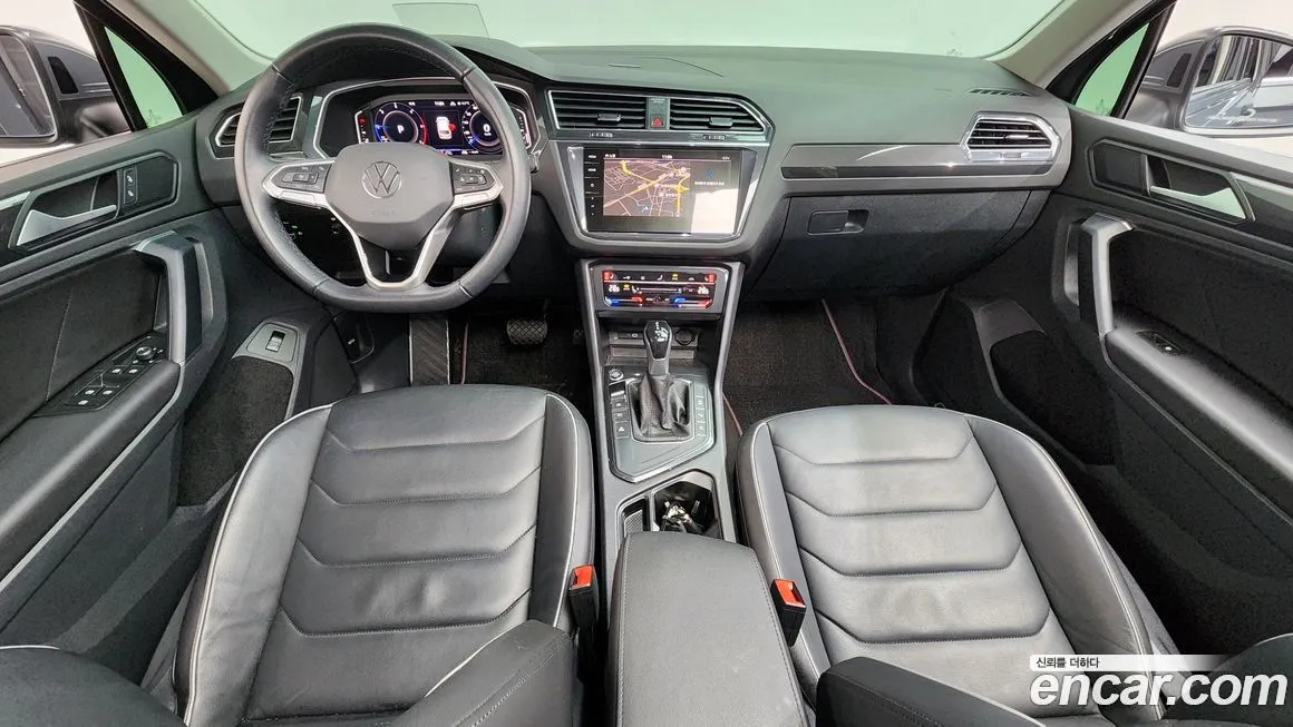 Volkswagen Tiguan — фото 10