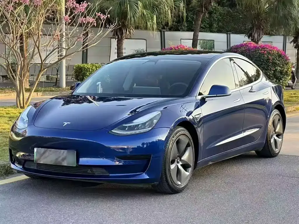 Tesla Model 3 — фото 10