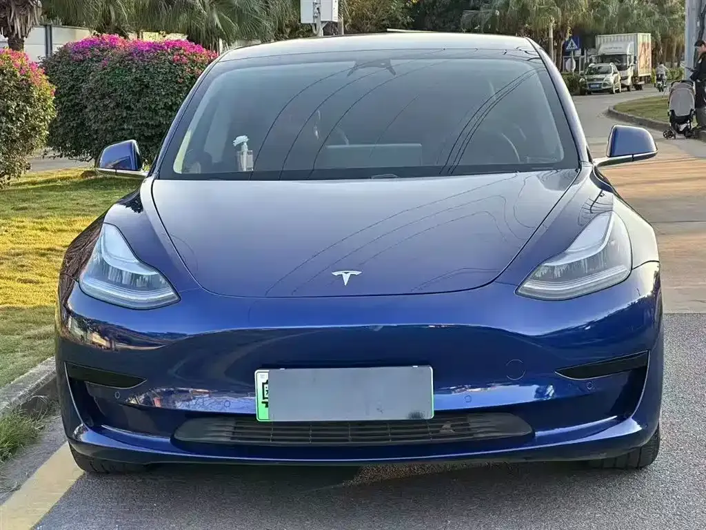 Tesla Model 3 — фото 8