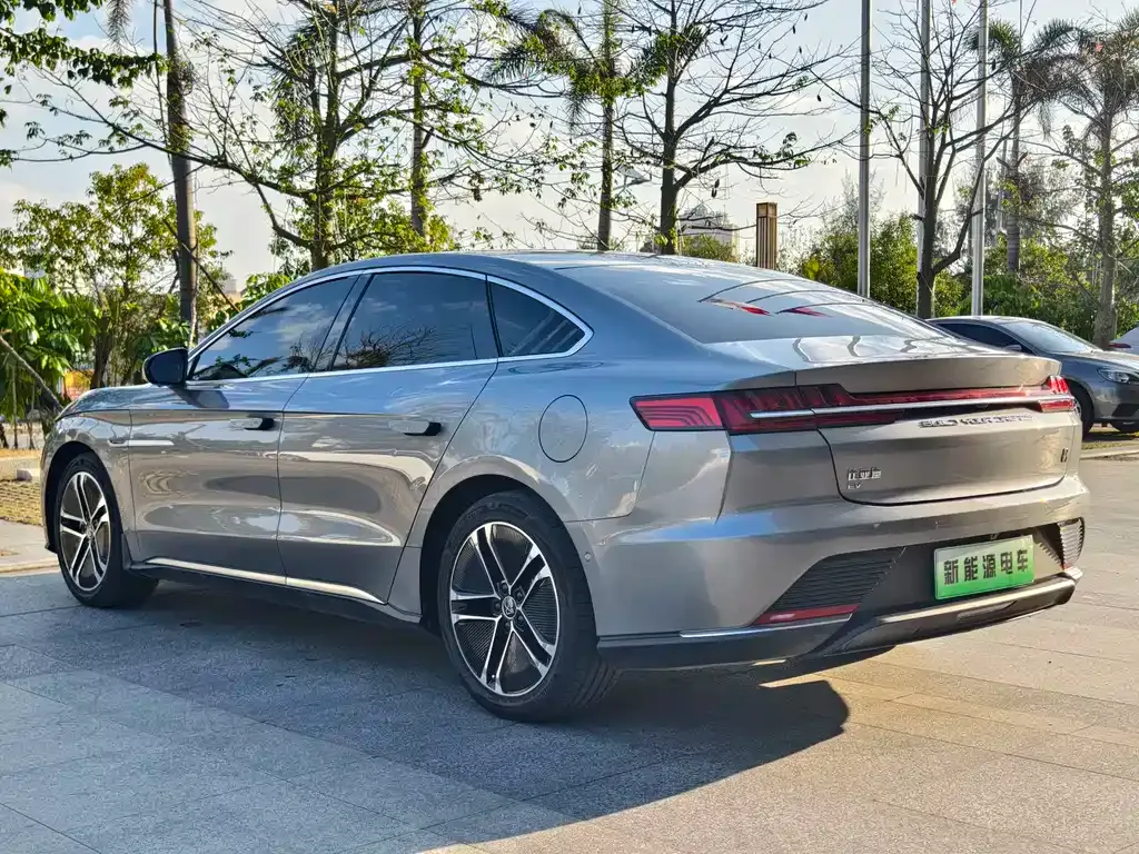 BYD Han — фото 10