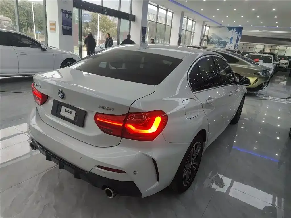 BMW 1 Series 2021 из CN, фото 10