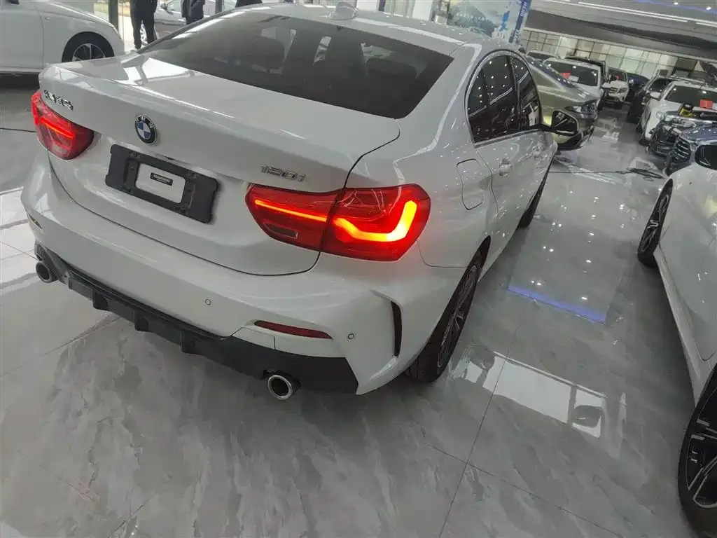 BMW 1 Series 2021 из CN, фото 7